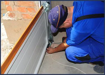 Neighborhood Garage Door Cambridge, MA 617-409-2812 - cont-door-instiallation-t-22-gr-23m